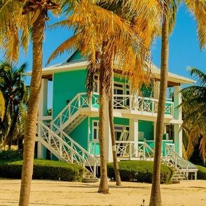 Meet your Posher, Mia